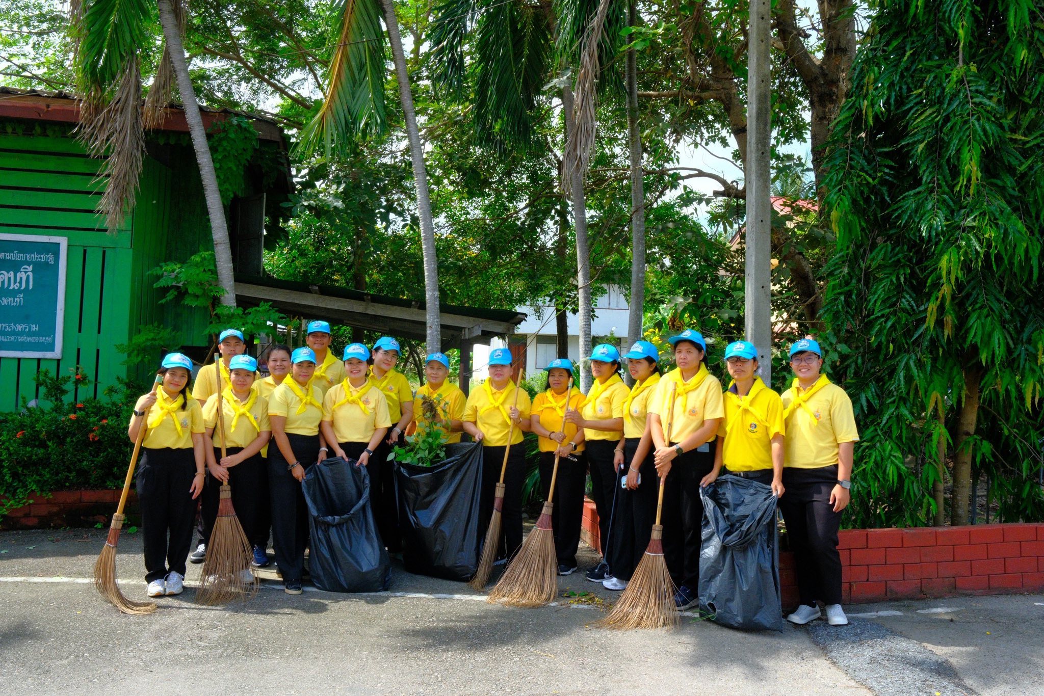 พช.สมุทรสงคราม ร่วมกิจกรรมจิตอาสาพัฒนา เนื่องในวันปิยมหาราช ประจำปี 2568